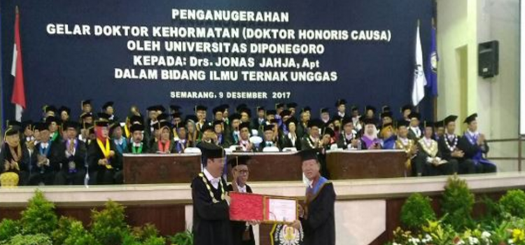 Jonas Jahja Dapatkan Gelar Doktor Honoris Causa