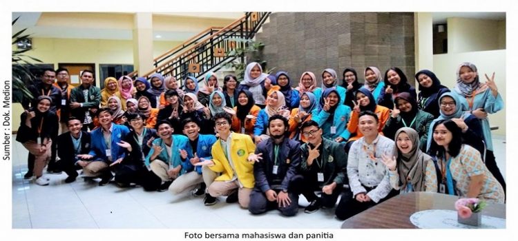 Mahasiswa Farmasi Timba Ilmu di Medion