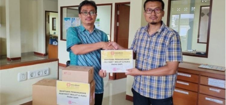 Medion Salurkan Bantuan Penanganan Penyakit Mulut & Kuku